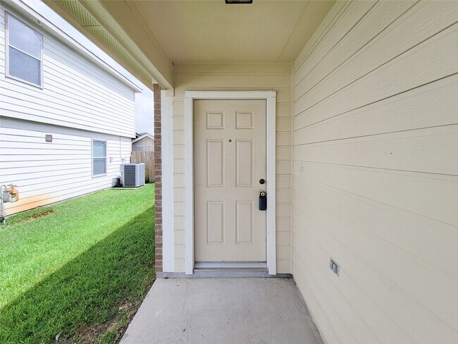 Building Photo - 7438 Fox Knoll Ln