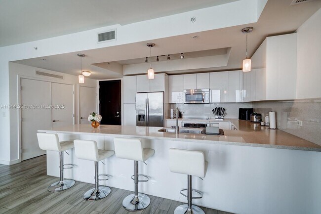 Foto del edificio - 999 SW 1st Ave