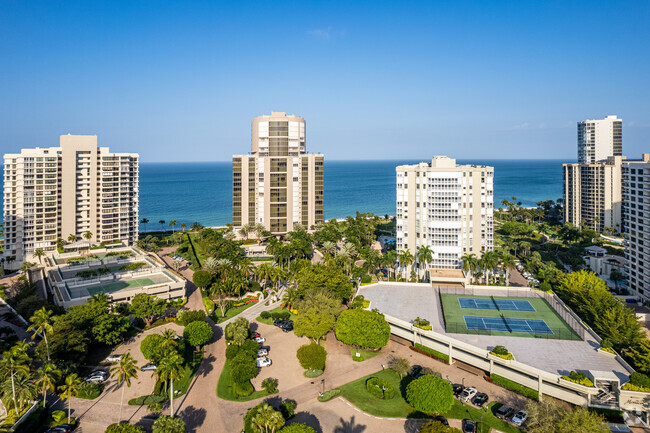 Aerial Photo - Le Rivage Condominium Complex