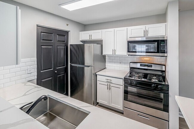 Foto del edificio - Looking for new construction? This is as c...