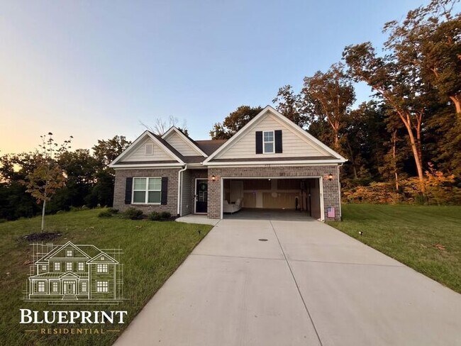 Foto del edificio - Single story living 2025 build with custom layout and many upgrades! Private backyard! Available ...