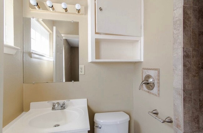 Photo - 830 E Linda Dr (Garland, TX) House