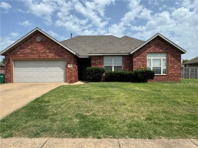 Building Photo - 431 Novarra Dr