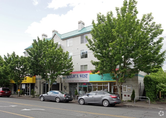Primary Photo - Ivy Court Apartments