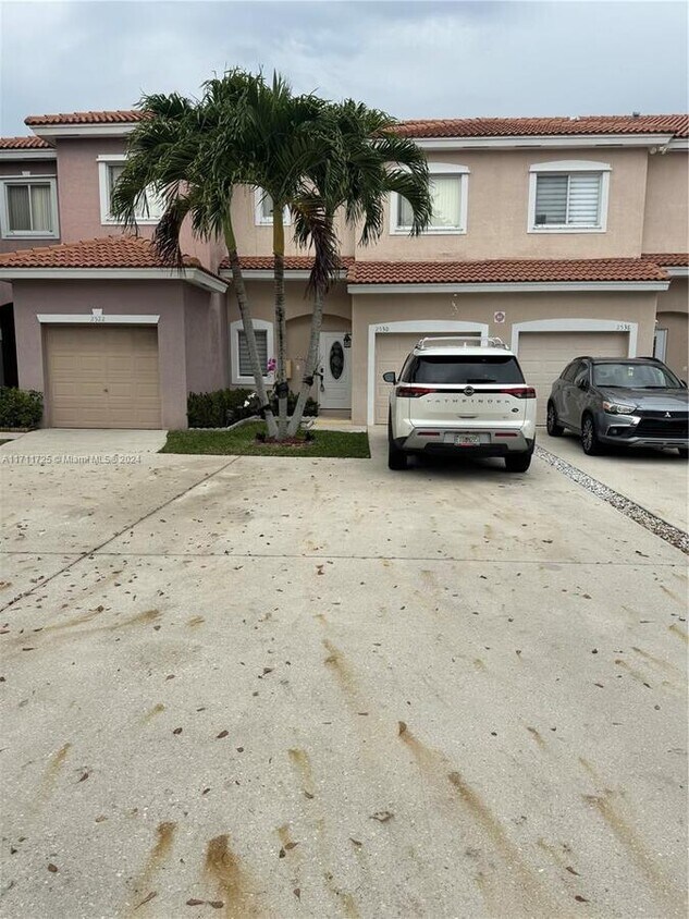 Foto principal - 2530 NW 92nd Ave