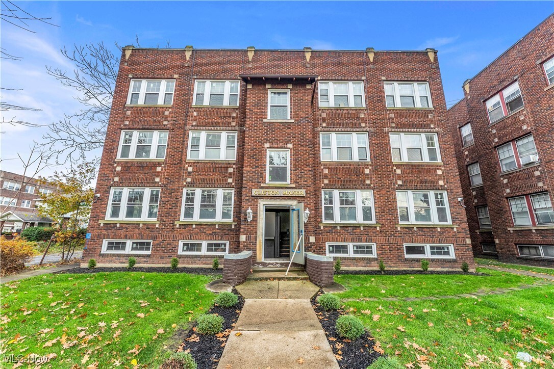 12009 Clifton Blvd Lakewood, OH 44107 – photo 1