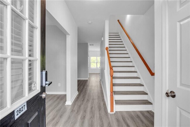 Foto del edificio - 2827 Creek Bottom Ct