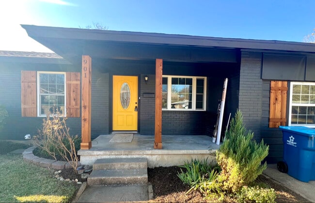 Foto del edificio - 901 Leeper Dr