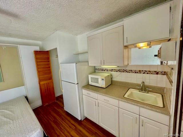 Building Photo - 2509 Ala Wai Blvd