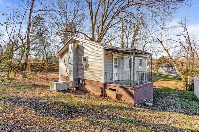 Building Photo - 4212 Ivy Ave