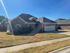 Building Photo - 2603 Redcliff Dr