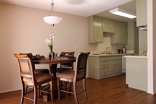 Pinewood Villas Apartments Orange Ca Apartments Com