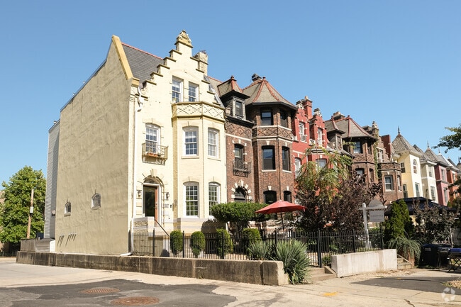 Building Photo - 1337 Harvard St NW