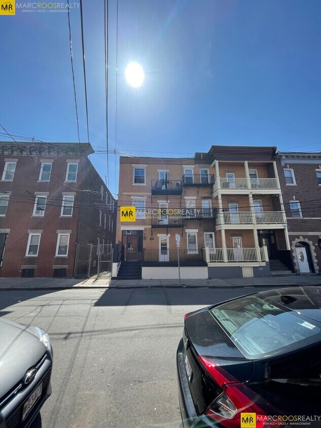 Primary Photo - 60 Lubec St