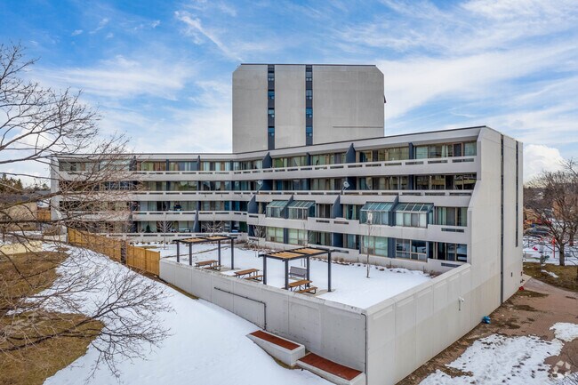 Photo du bâtiment - 5600 Sheppard Avenue East