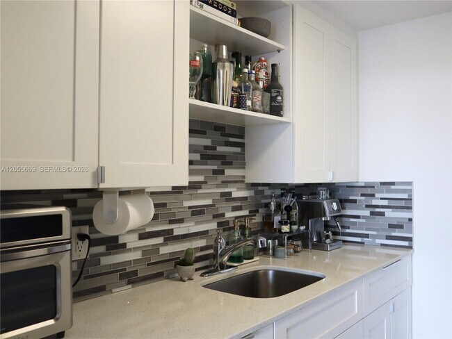 Foto del edificio - 2350 NE 135th St