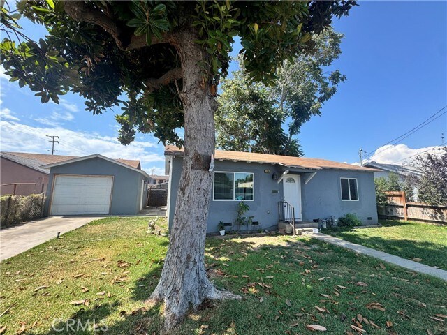 Foto principal - 3709 Clark Ave