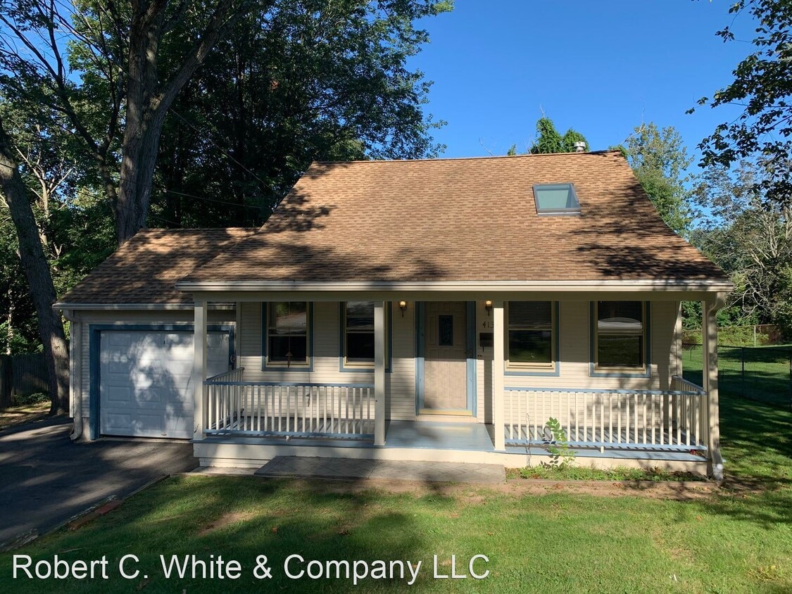 Primary Photo - 3 br, 1.5 bath House - 413 S Main St