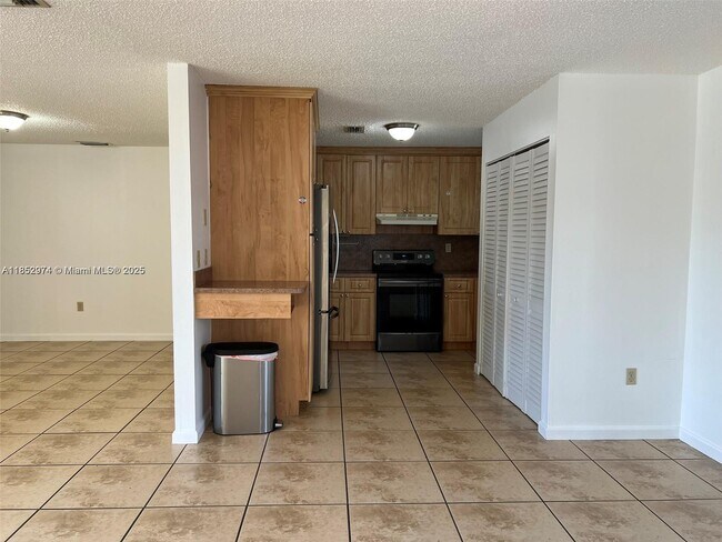 Building Photo - 432 NW 23rd Pl
