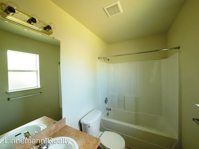 Building Photo - 1413 Cinch
