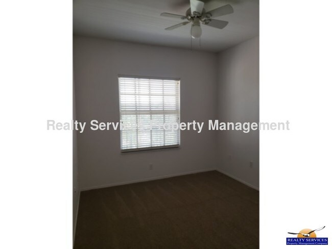 Foto del edificio - 9015 Colby Dr