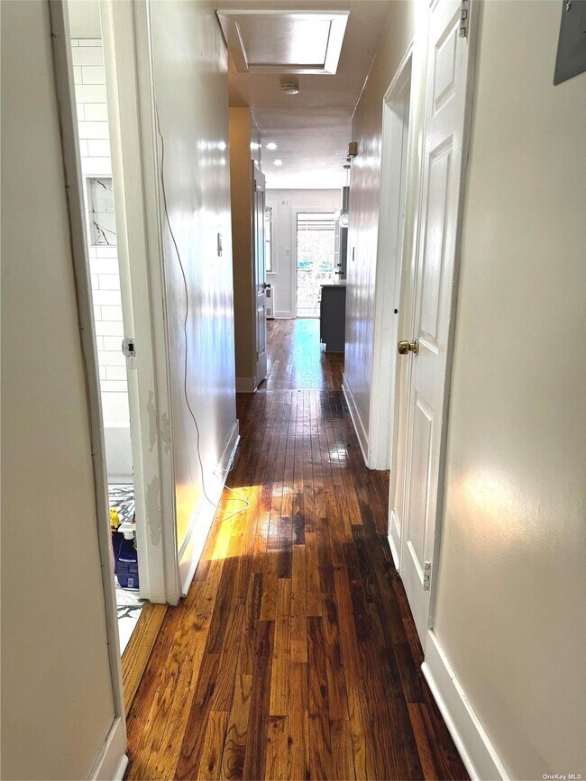 Building Photo - 1188 E 55th St