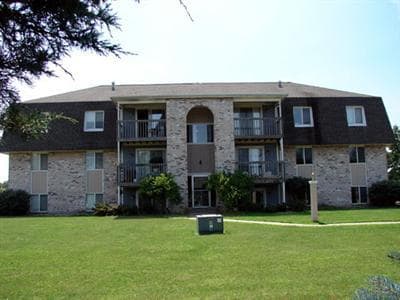 Building Photo - Hickory Creek