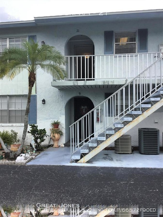 Primary Photo - 4900 Biscayne Dr