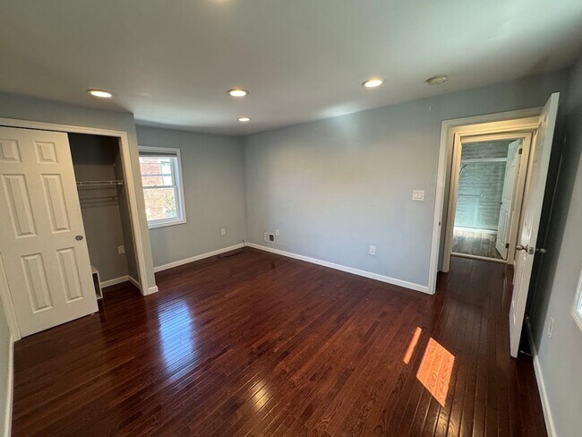 Foto del edificio - 4416 Plummer St