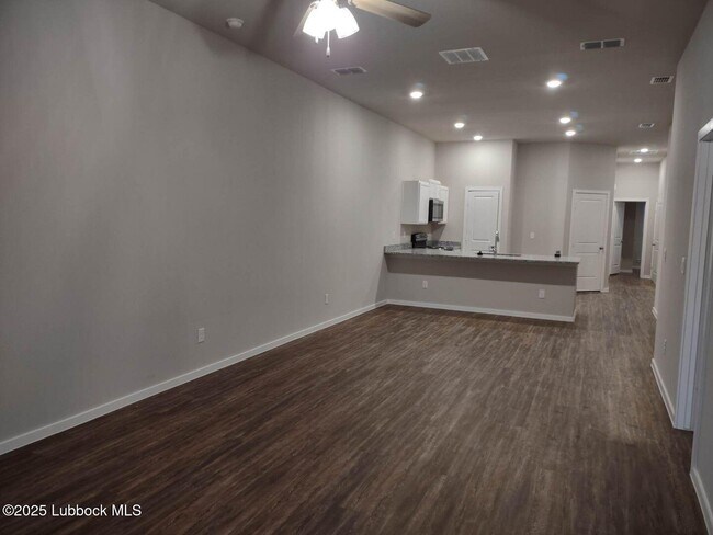 Foto del edificio - 2121 N Jayton Ave
