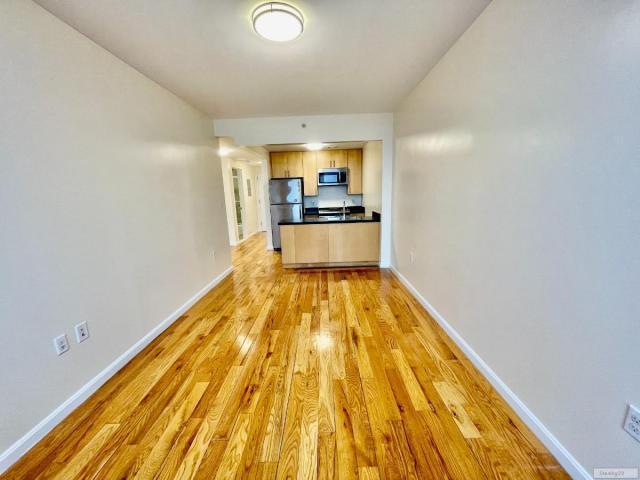 Foto del edificio - 1 bedroom in Queens NY 11106