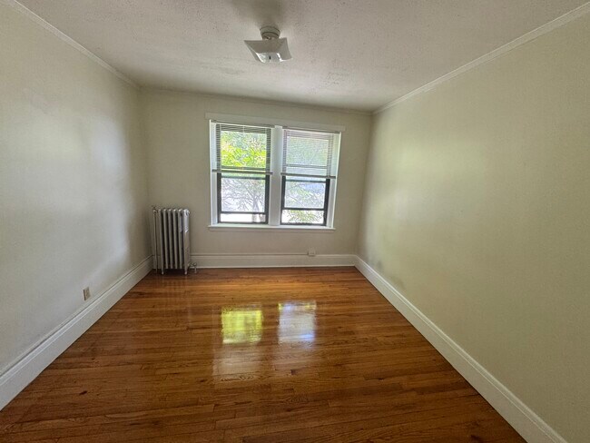 Foto del edificio - 347 Pleasant St