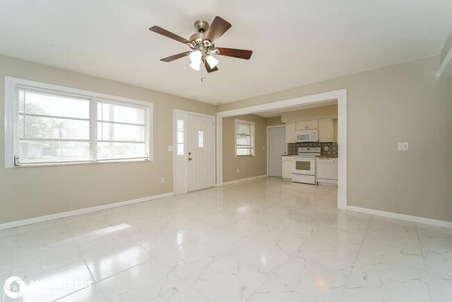 Building Photo - 5662 ESPANOLA AVE, NORTH PORT, FL 34287