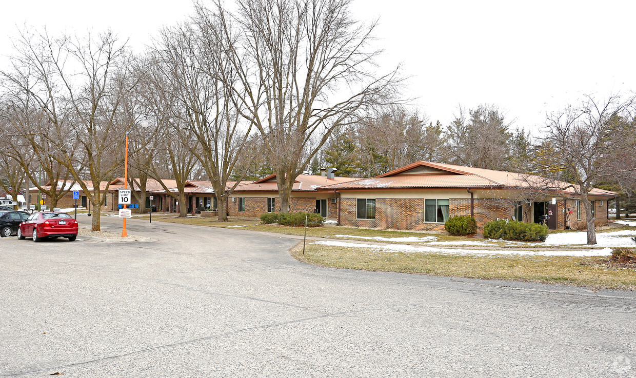 Primary Photo - Crow River Villa Apartments