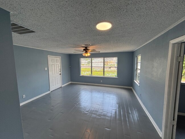 Front Room - 4305 Kay Cir