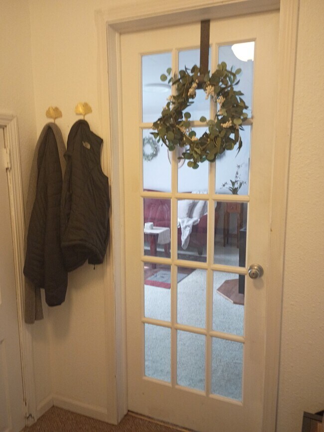 Building Photo - 124 Charles St