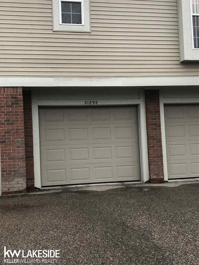 Building Photo - 21904 Hartford Way