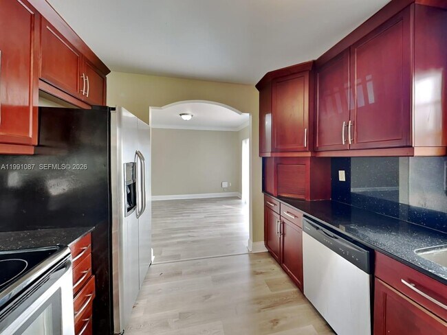 Foto del edificio - 18925 NW 78th Ct