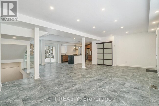 Building Photo - 2112 Alta Vista Dr