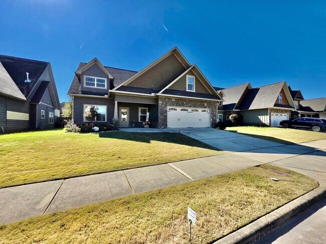 Building Photo - 37 Emerald Dr