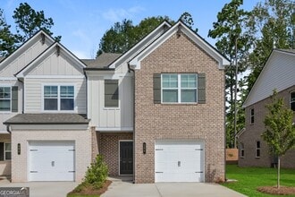 Building Photo - 166 Pyrus Ln