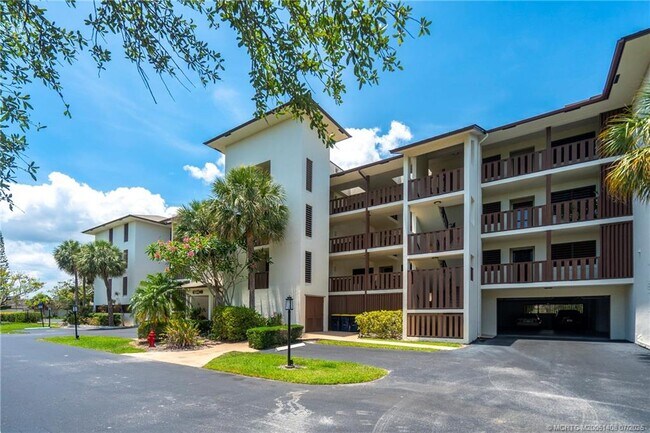 Foto del edificio - 166 SE St Lucie Blvd