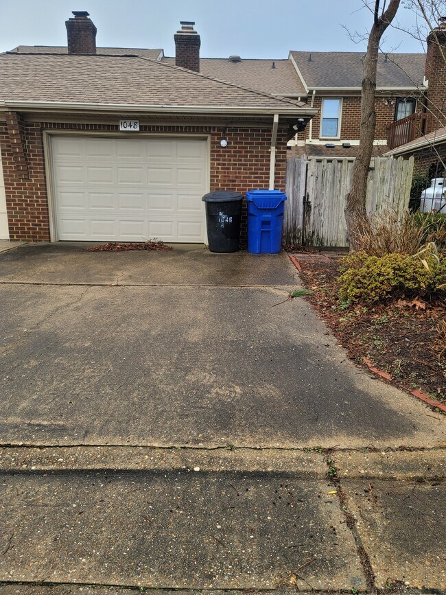 Foto del edificio - 1048 Colonial Meadows Way