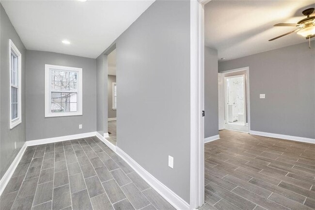 Building Photo - 160 Adeline Ave NW