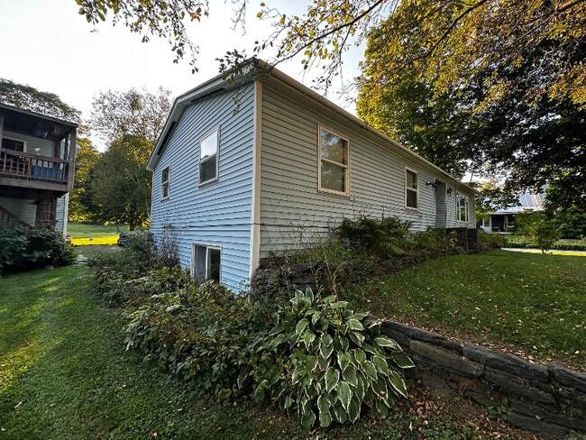 Foto del edificio - 686 S Windsor St