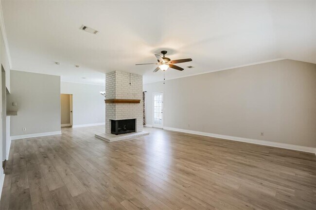 Foto del edificio - 2315 Cunningham Dr