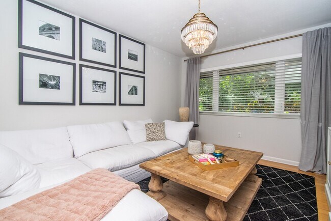 Foto del edificio - 2709 W Morrison Ave