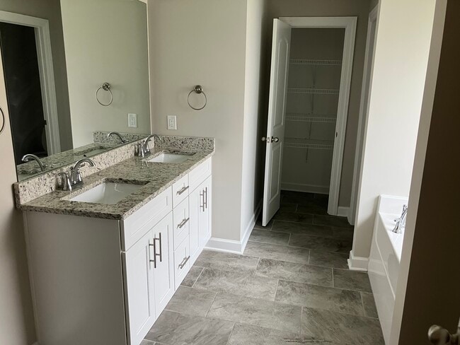 Master Bathroom with Separate Tub & Shower - 538 Preserve Cir