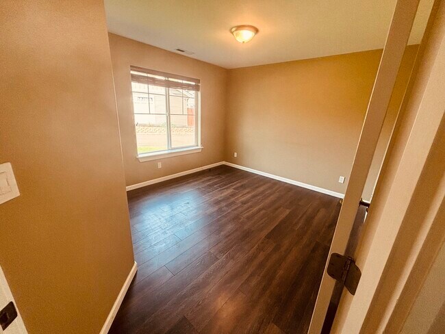Building Photo - 935 Bosley Dr