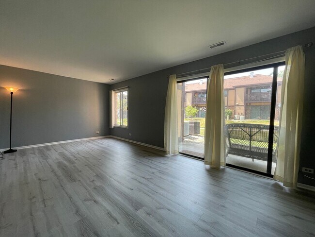 Foto del edificio - 1655 Dover Ct